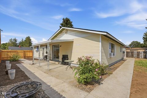 Tiny photo for 1242 SE 8th Street, Prineville, OR 97754 (MLS # 220225376)