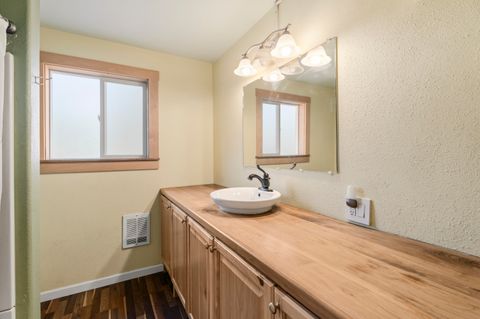 Tiny photo for 14355 Fern Dell Loop, La Pine, OR 97739 (MLS # 220220167)