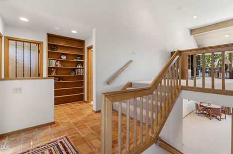 Tiny photo for 56947 Vista Lane #9, Sunriver, OR 97707 (MLS # 220223022)