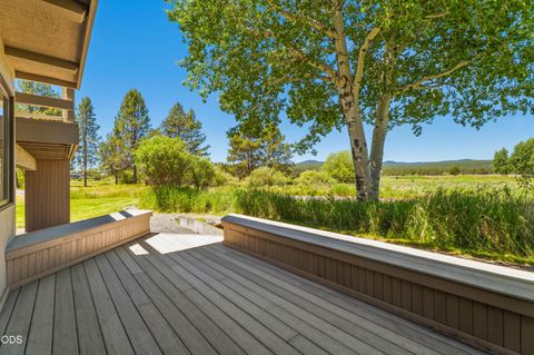 Tiny photo for 56947 Vista Lane #9, Sunriver, OR 97707 (MLS # 220223022)