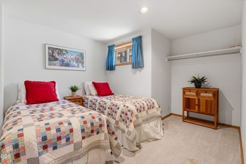 Tiny photo for 56947 Vista Lane #9, Sunriver, OR 97707 (MLS # 220223022)