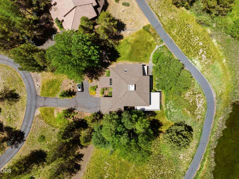 Tiny photo for 56947 Vista Lane #9, Sunriver, OR 97707 (MLS # 220223022)