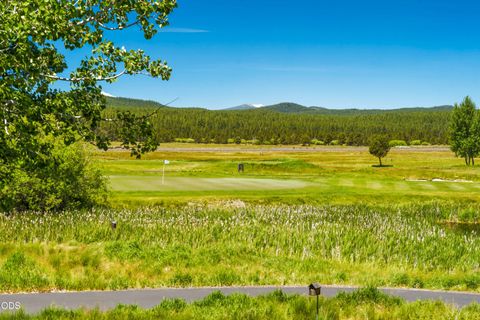 Photo of 56947 Vista Lane #9, Sunriver, OR 97707 (MLS # 220223022)