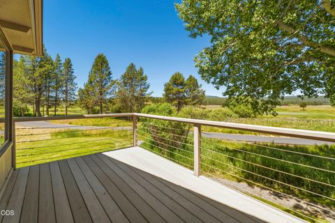 Tiny photo for 56947 Vista Lane #9, Sunriver, OR 97707 (MLS # 220223022)