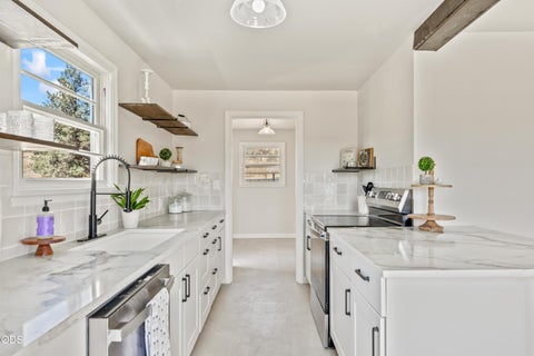 Tiny photo for 2251 NE Laughlin Road, Prineville, OR 97754 (MLS # 220227021)