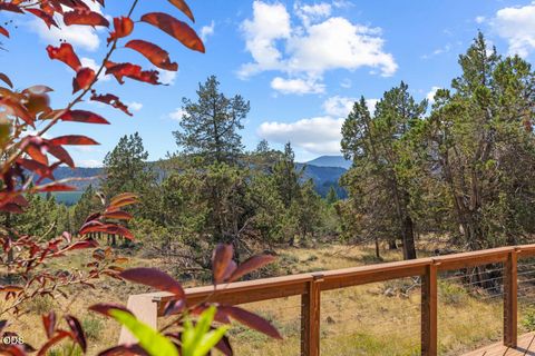 Tiny photo for 10126 Cinnamon Teal Drive, Klamath Falls, OR 97601 (MLS # 220224208)