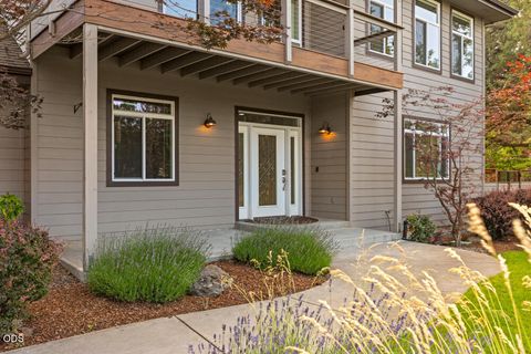 Tiny photo for 10126 Cinnamon Teal Drive, Klamath Falls, OR 97601 (MLS # 220224208)