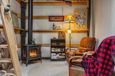 Tiny photo for 31640 Mountain Lakes Drive, Klamath Falls, OR 97601 (MLS # 220221299)