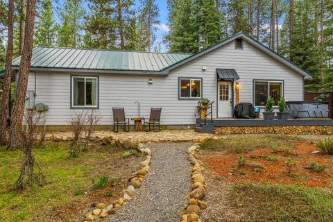Photo of 31640 Mountain Lakes Drive, Klamath Falls, OR 97601 (MLS # 220221299)