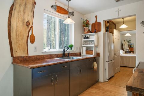 Tiny photo for 31640 Mountain Lakes Drive, Klamath Falls, OR 97601 (MLS # 220221299)