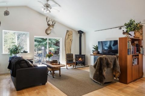Tiny photo for 31640 Mountain Lakes Drive, Klamath Falls, OR 97601 (MLS # 220221299)