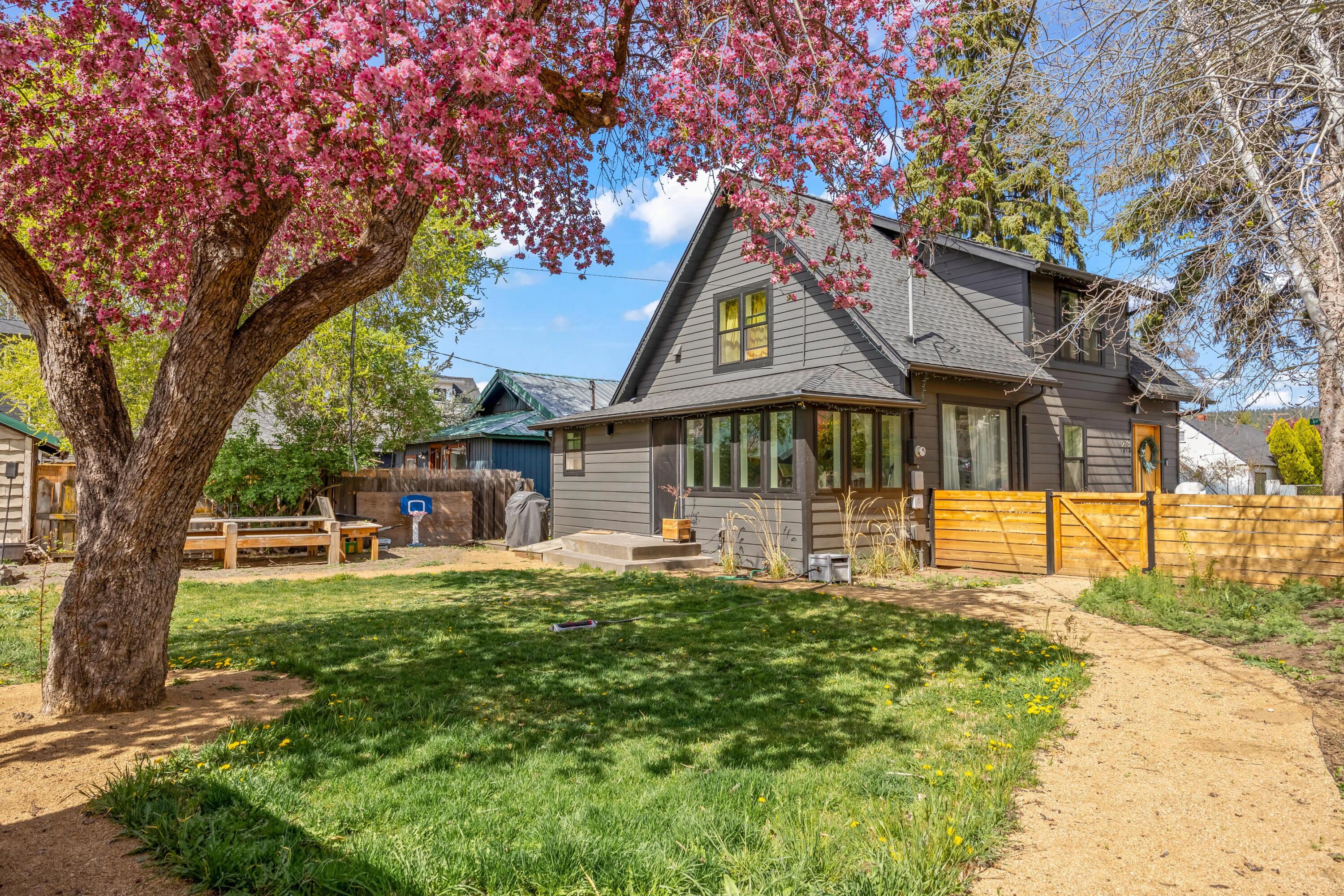 213 NW Riverside Boulevard