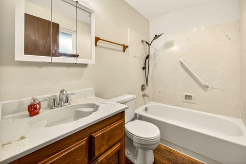 Tiny photo for 2001 Jubilant Avenue, Medford, OR 97504 (MLS # 220217266)