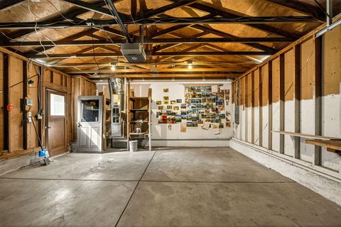 Tiny photo for 2001 Jubilant Avenue, Medford, OR 97504 (MLS # 220217266)