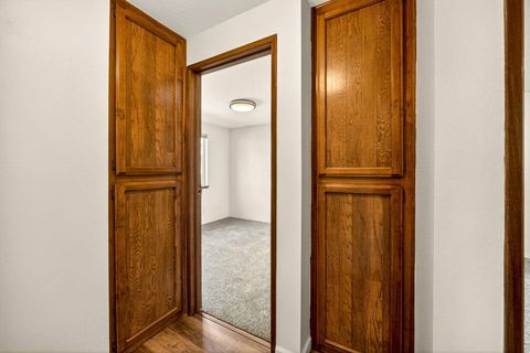 Tiny photo for 2001 Jubilant Avenue, Medford, OR 97504 (MLS # 220217266)