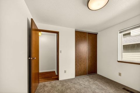 Tiny photo for 2001 Jubilant Avenue, Medford, OR 97504 (MLS # 220217266)