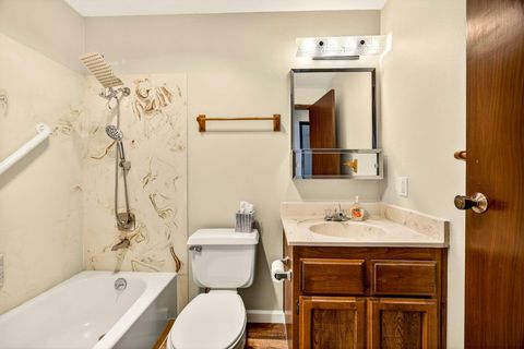 Tiny photo for 2001 Jubilant Avenue, Medford, OR 97504 (MLS # 220217266)