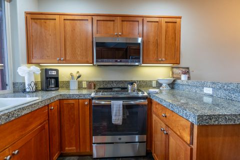 Tiny photo for 11110 Village Loop, Redmond, OR 97756 (MLS # 220217683)