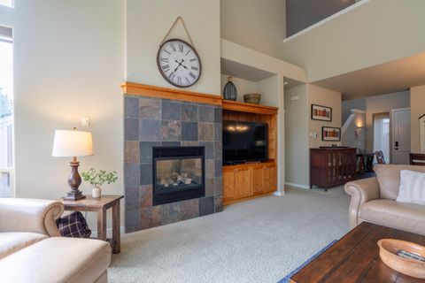 Tiny photo for 11110 Village Loop, Redmond, OR 97756 (MLS # 220217683)