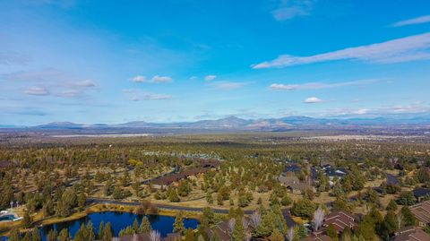 Tiny photo for 11110 Village Loop, Redmond, OR 97756 (MLS # 220217683)