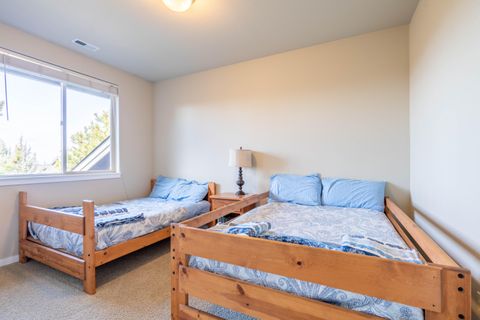 Tiny photo for 11110 Village Loop, Redmond, OR 97756 (MLS # 220217683)