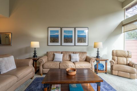 Tiny photo for 11110 Village Loop, Redmond, OR 97756 (MLS # 220217683)