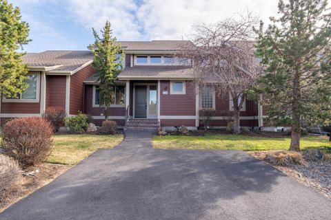 Photo of 11110 Village Loop, Redmond, OR 97756 (MLS # 220217683)