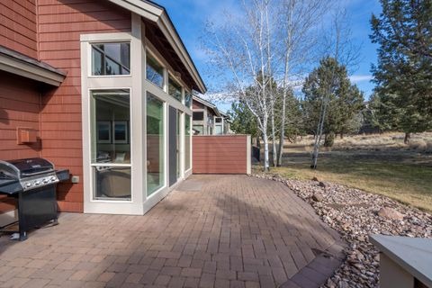 Tiny photo for 11110 Village Loop, Redmond, OR 97756 (MLS # 220217683)