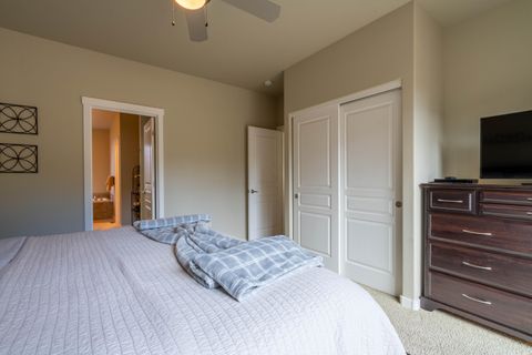 Tiny photo for 11110 Village Loop, Redmond, OR 97756 (MLS # 220217683)