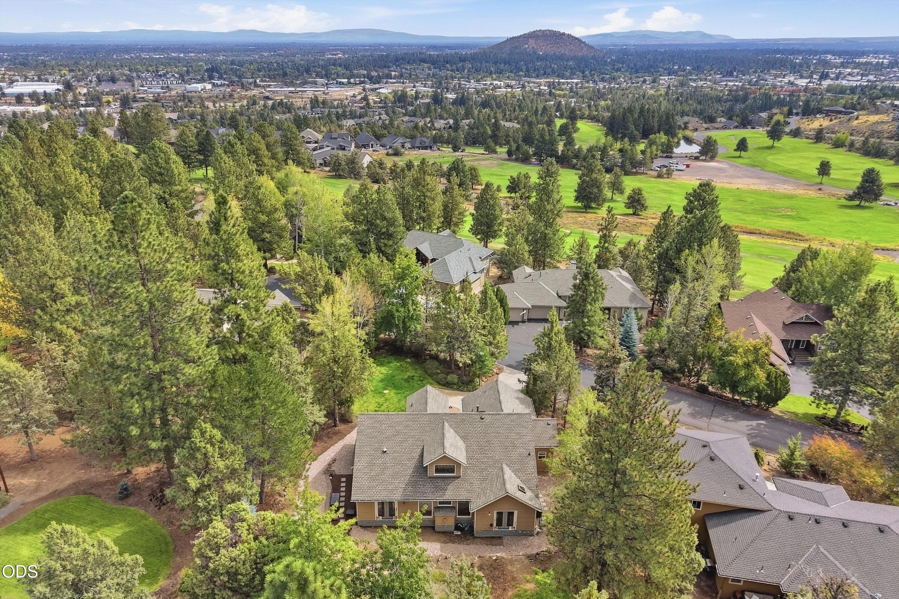 2879 NW Fairway Heights Drive