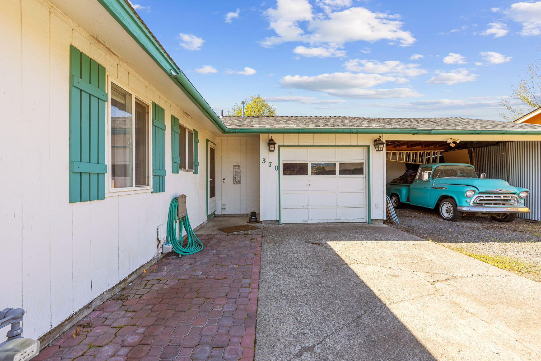 Hillcrest J - Residential