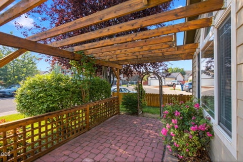 Tiny photo for 62815 Snowcap Court, Bend, OR 97701 (MLS # 220225862)