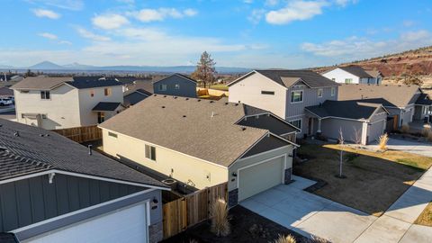 Tiny photo for 3537 NW 10th Place, Redmond, OR 97756 (MLS # 220215681)