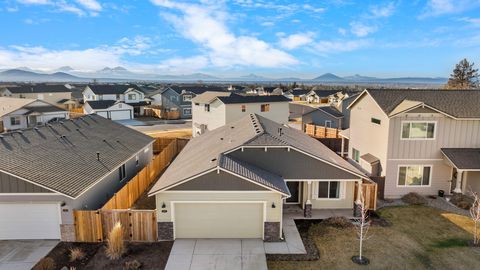 Tiny photo for 3537 NW 10th Place, Redmond, OR 97756 (MLS # 220215681)