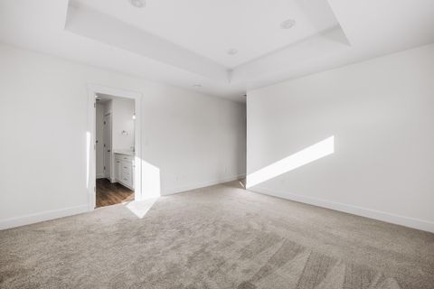 Tiny photo for 3537 NW 10th Place, Redmond, OR 97756 (MLS # 220215681)