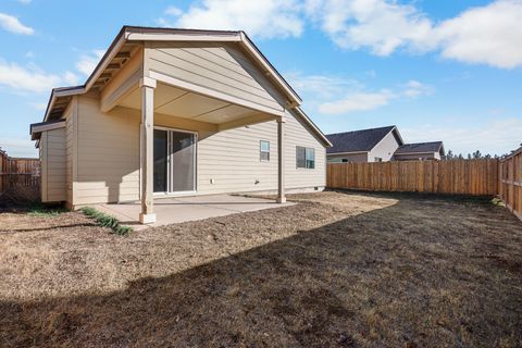 Tiny photo for 3537 NW 10th Place, Redmond, OR 97756 (MLS # 220215681)