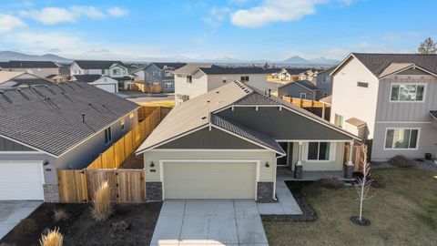 Tiny photo for 3537 NW 10th Place, Redmond, OR 97756 (MLS # 220215681)