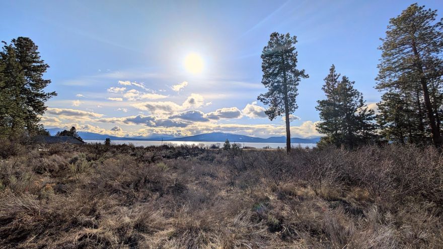 Beautiful land with gorgeous mountain and lake views in a highly sought after subdivision. Septic has already been approved, but not installed. Private lake access with a park, HOA fees cover road maintenance and water usage. Only a short distance to world-class fishing, hiking, and walking trails. Close to Crater Lake National Park and Klamoya Casino.