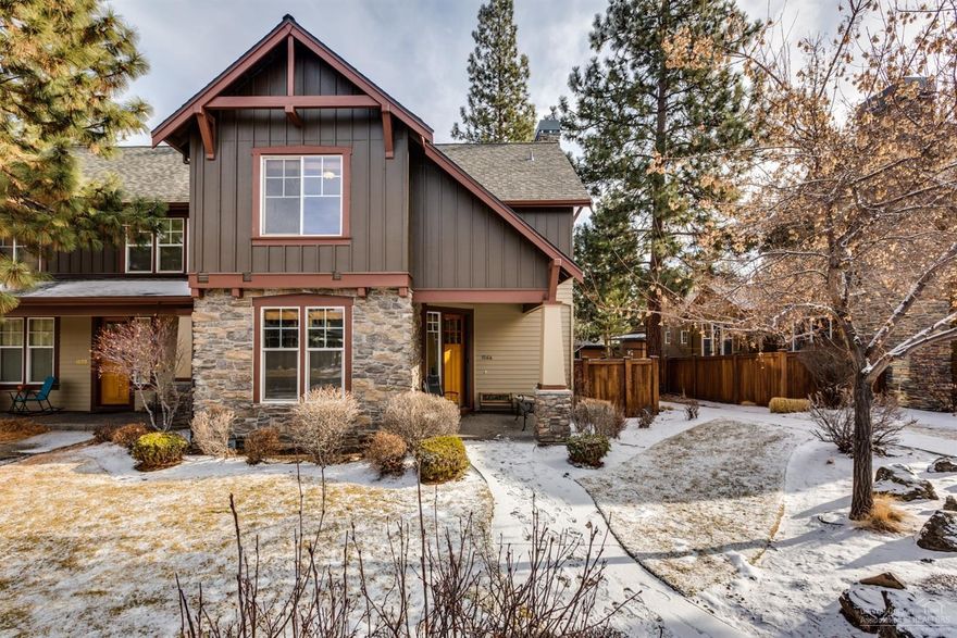 Exceptional value and location for this fabulous Townhome on a very quiet street in Northwest Crossing! Light and open southern exposed end unit with a fenced side yard for privacy. 1,833 sq.ft.,3 bedrooms,2.5 baths,central vac and office/den/4th bedroom across the street from the neighborhood park!Very close to High Lake Elementary School, a short distance to retail shops and restaurants!Double car garage, alley access and very, very low maintenance with new siding and roof completed in 2018!