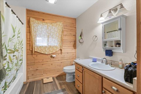 Tiny photo for 9511 Sterling Creek Road, Jacksonville, OR 97530 (MLS # 220215206)