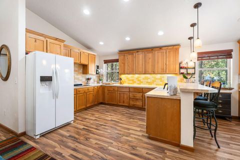 Tiny photo for 2706 Alacano Drive, La Pine, OR 97739 (MLS # 220213645)