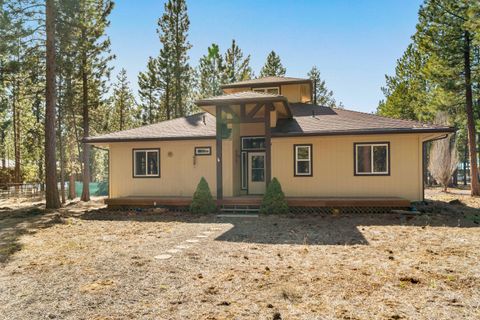 Photo of 2706 Alacano Drive, La Pine, OR 97739 (MLS # 220213645)