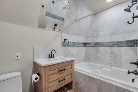 Tiny photo for 65258 Old Bend Redmond Highway, Bend, OR 97703 (MLS # 220213432)