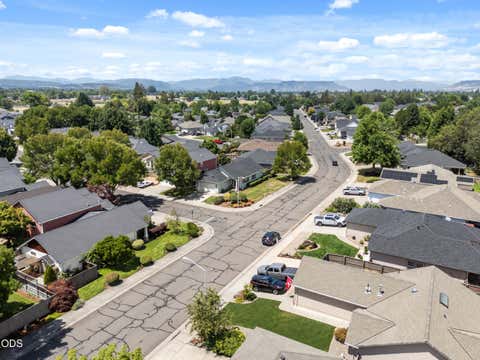 Tiny photo for 2783 Parkwood Village Lane, Central Point, OR 97502 (MLS # 220225769)