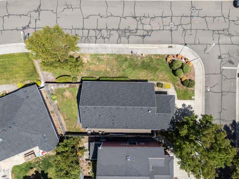 Tiny photo for 2783 Parkwood Village Lane, Central Point, OR 97502 (MLS # 220225769)