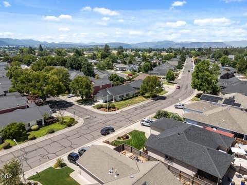 Tiny photo for 2783 Parkwood Village Lane, Central Point, OR 97502 (MLS # 220225769)