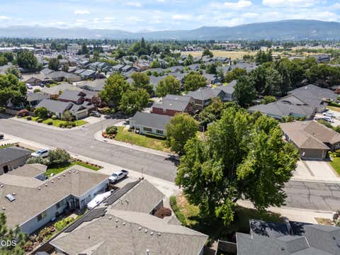Tiny photo for 2783 Parkwood Village Lane, Central Point, OR 97502 (MLS # 220225769)
