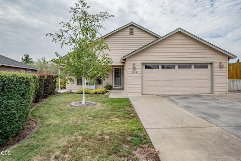 Photo of 1144 Highlands Drive, Eagle Point, OR 97524 (MLS # 220227388)