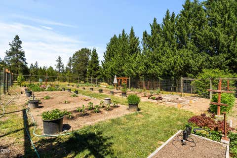 Tiny photo for 693 Horizon Hills Road, Williams, OR 97544 (MLS # 220222926)