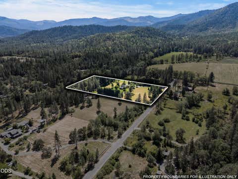 Tiny photo for 693 Horizon Hills Road, Williams, OR 97544 (MLS # 220222926)